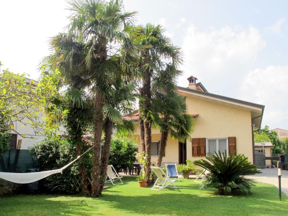 Apartment Emiliano By Interhome Marina di Massa Exterior photo
